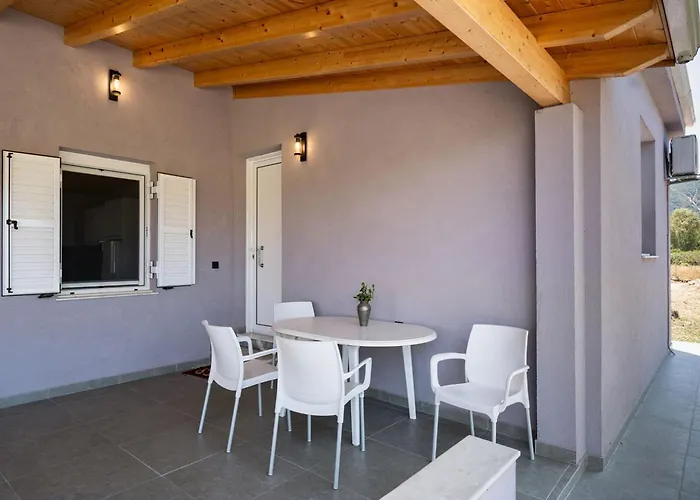 Santa Marina House *
